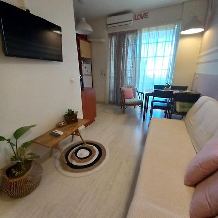 Evie'S Apartment Каламата Екстер'єр фото